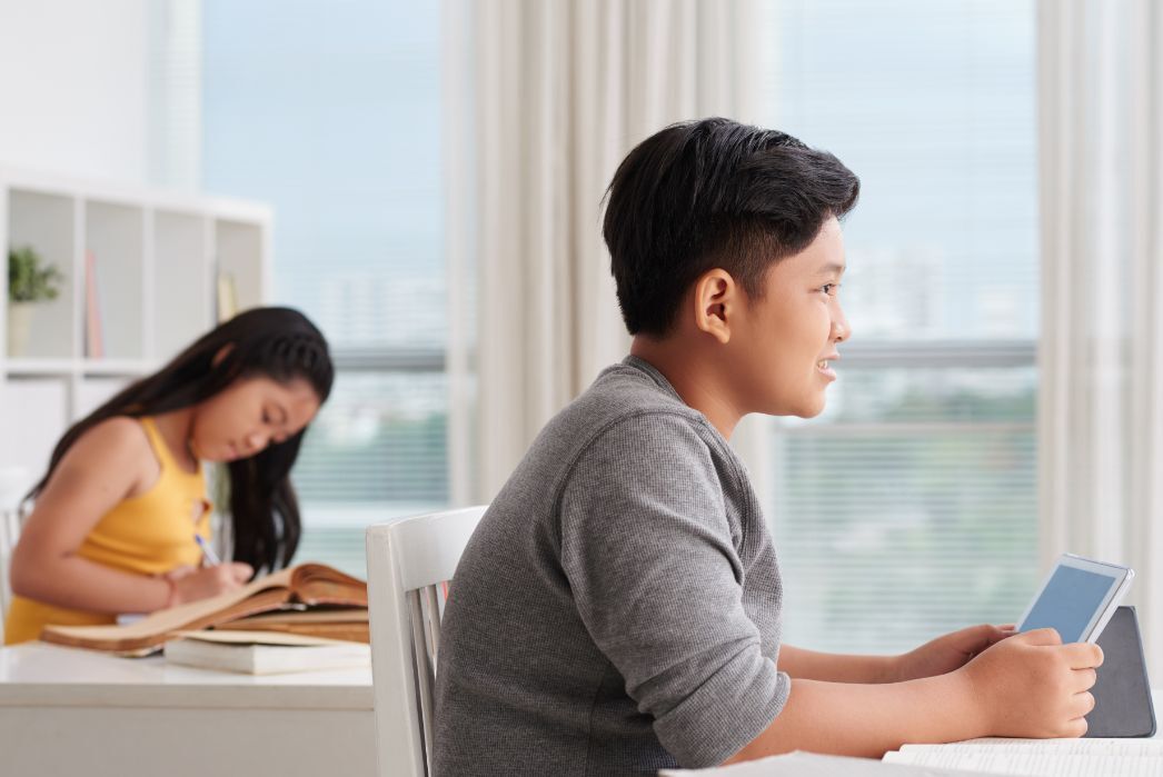 students-attending-secondary-school-tuit